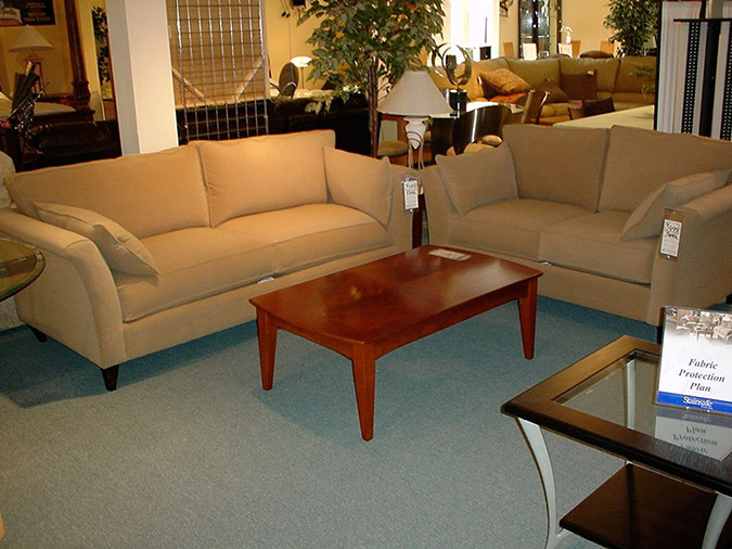 CINDY%20SOFA%20LOVE%20MCKENZIE